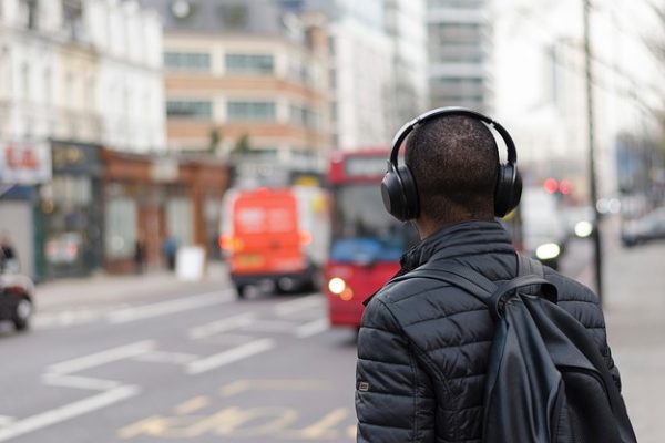 5 steps to avoid music induced hearing loss